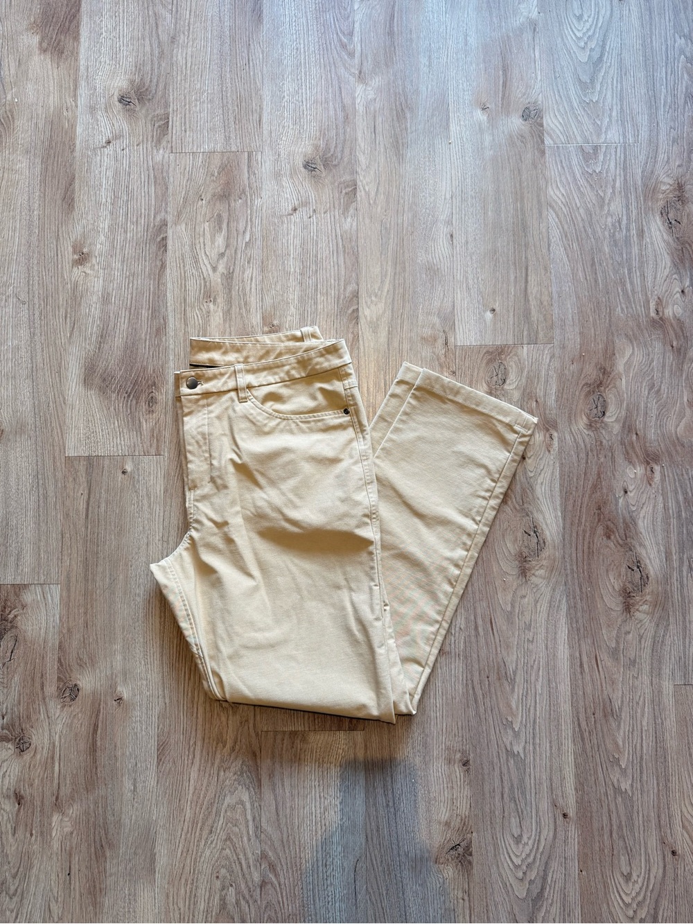 lululemon athletica Men's Chino Pants in Light Tan